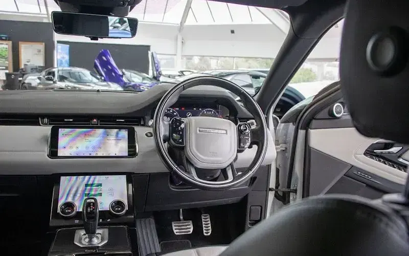 Used Land Rover Range Rover evoque First Edition 182 HP (133 kW) 2019 White SUV