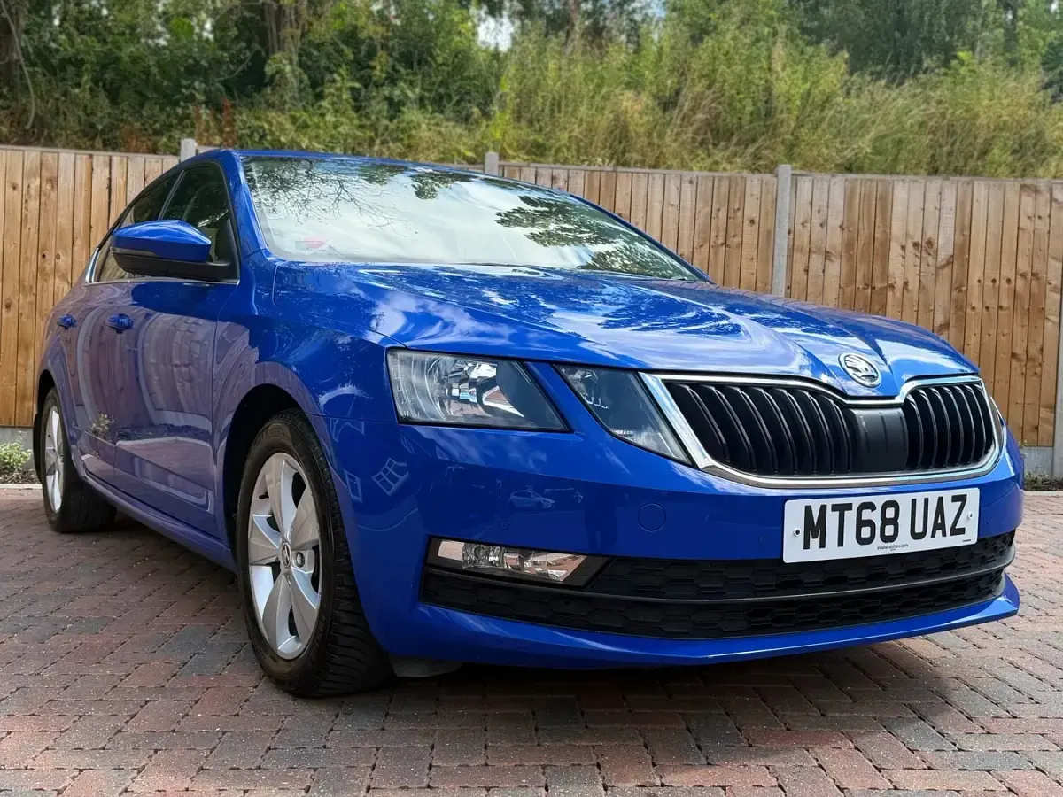 Used Skoda Octavia SE Technology 116 HP (85 kW) 2018 Blue Hatchback