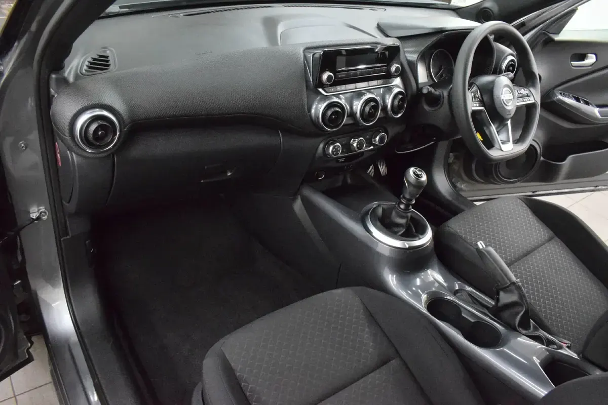 Used Nissan Juke Visia 117 HP (86 kW) 2020 Grey SUV