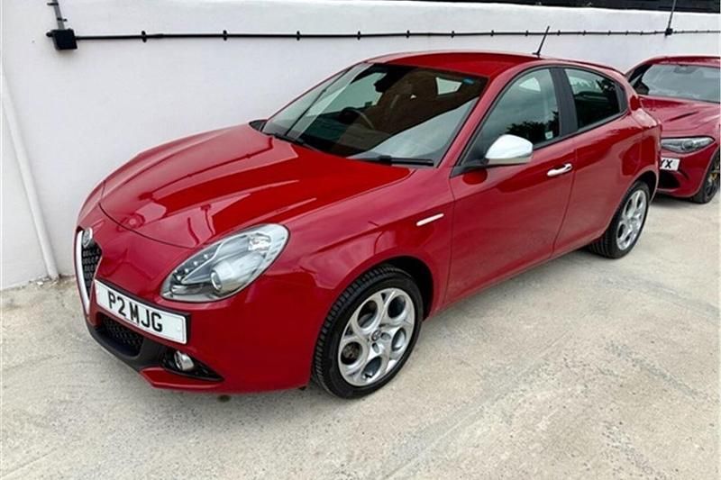 Red Used 2017 Alfa Romeo Giulietta Super Hatchback | £10,000 (Fair price) - Image 1/4