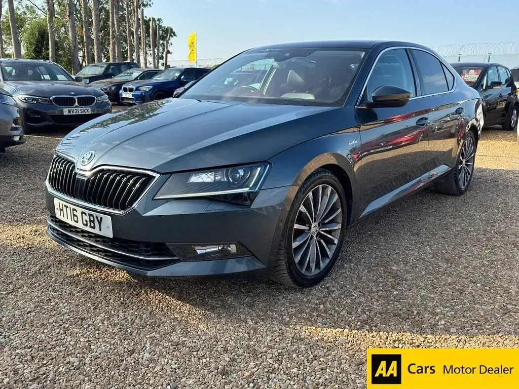 Used Skoda Superb LAURIN & KLEMENT 280 HP (205 kW) 2016 Grey Hatchback
