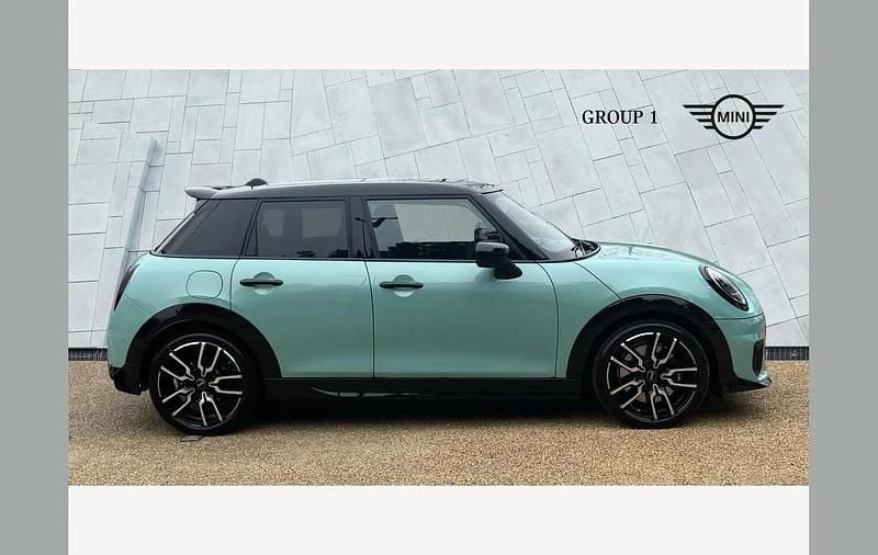 New Mini Cooper Sport 150 kW (204 HP) 2026 Green Hatchback