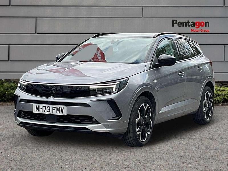 Usado Vauxhall Grandland X Ultimate 128 HP (94 kW) 2024 Cinzento SUV