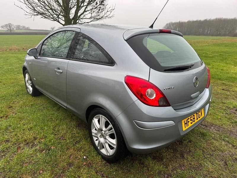 Used Vauxhall Corsa Design Edition 2008 Silver Hatchback