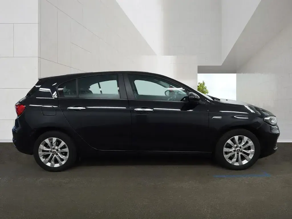Used Fiat Tipo Easy Plus 95 HP (69 kW) 2017 Black Hatchback