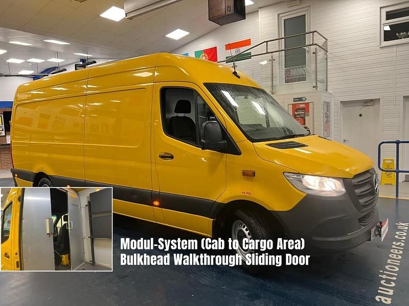 Used Mercedes Sprinter Progressive 143 HP (105 kW) 2020 Yellow Van