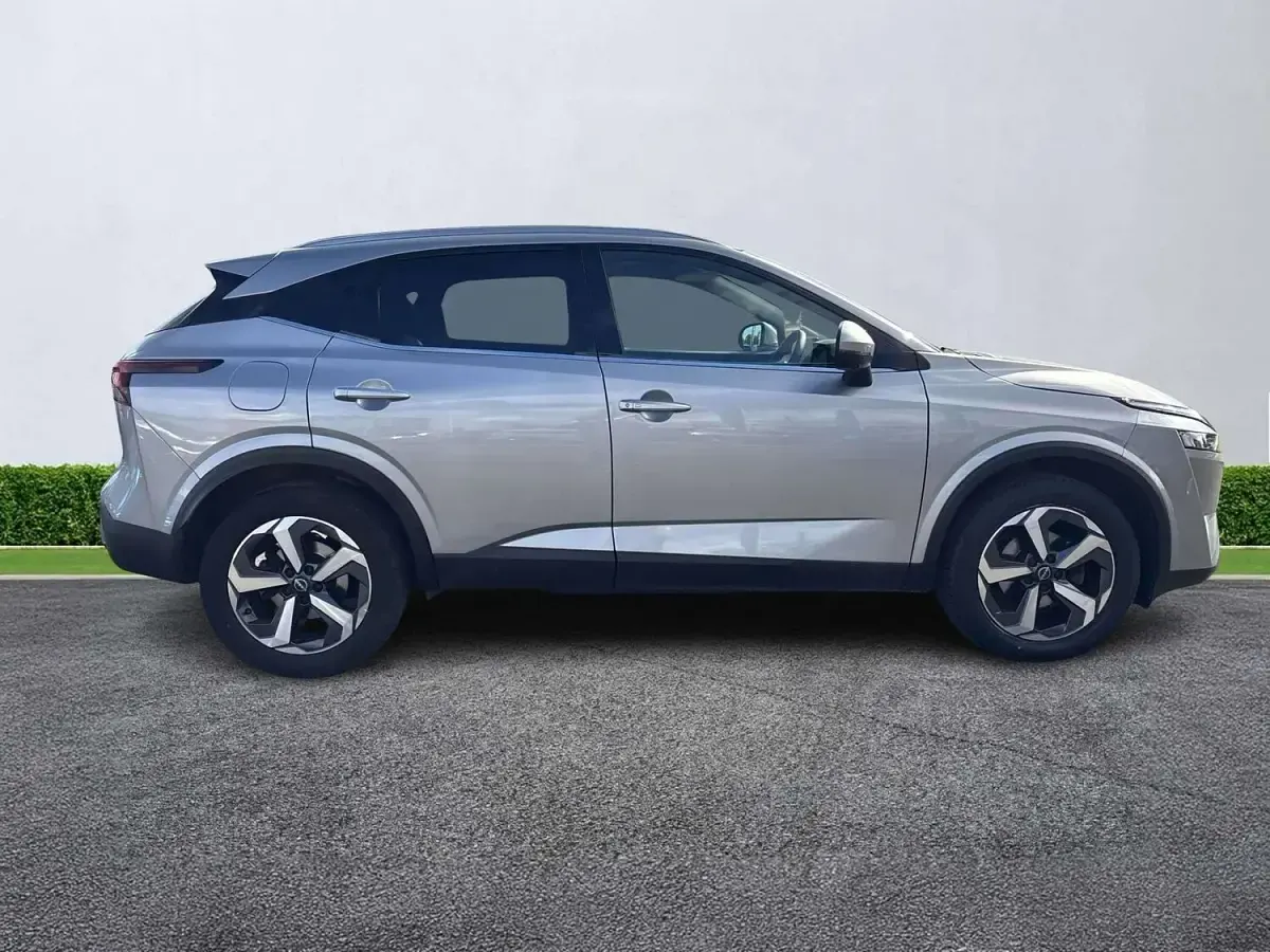 Used Nissan Qashqai N-Connecta 2023 Silver SUV
