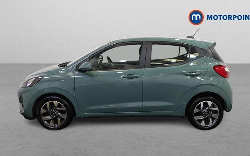 Used Hyundai i10 Advanced 79 HP (58 kW) 2025 Green Hatchback