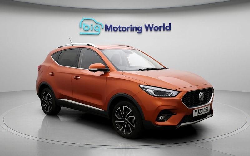 Used MG ZS Exclusive 111 HP (81 kW) 2023 Orange Hatchback
