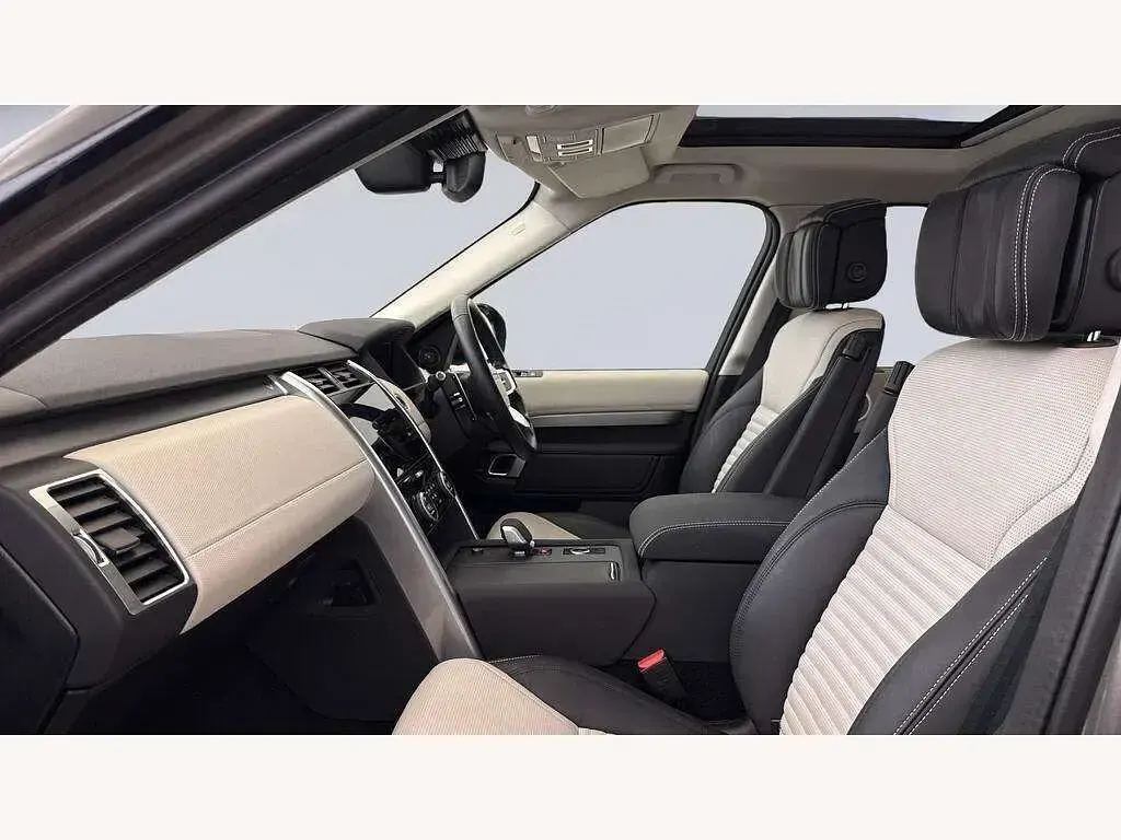 Usado Land Rover Discovery 5 HSE Dynamic 344 CV (253 kW) 2024 Plateado SUV