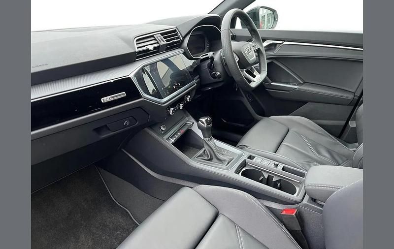 Used Audi Q3 Black Edition 150 HP (110 kW) 2025 White SUV