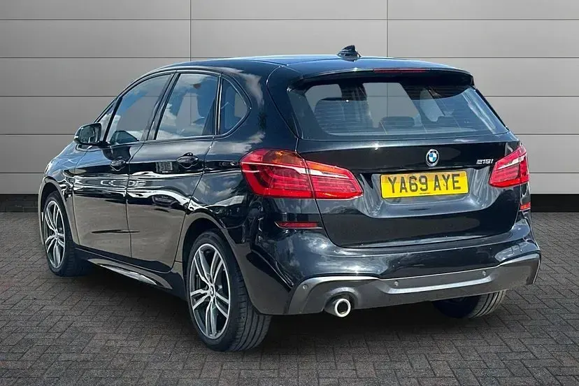Used BMW 218 M Sport 140 HP (102 kW) 2019 Black sapphire Hatchback