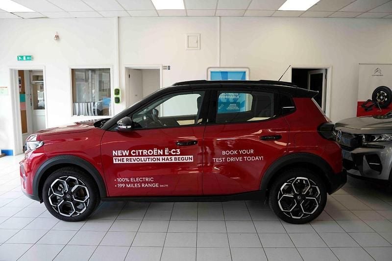 Used Citroën e-C3 81 kW (111 HP) 2025 Red Hatchback