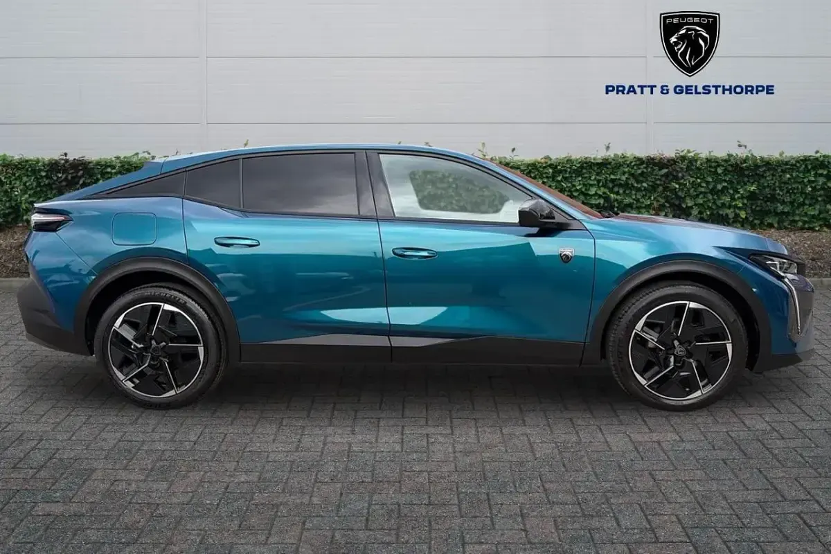 Used Peugeot 408 GT 129 HP (94 kW) 2023 Blue SUV