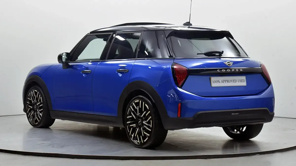Used Mini Cooper Hatch 113 kW (154 HP) 2026 Blue Hatchback