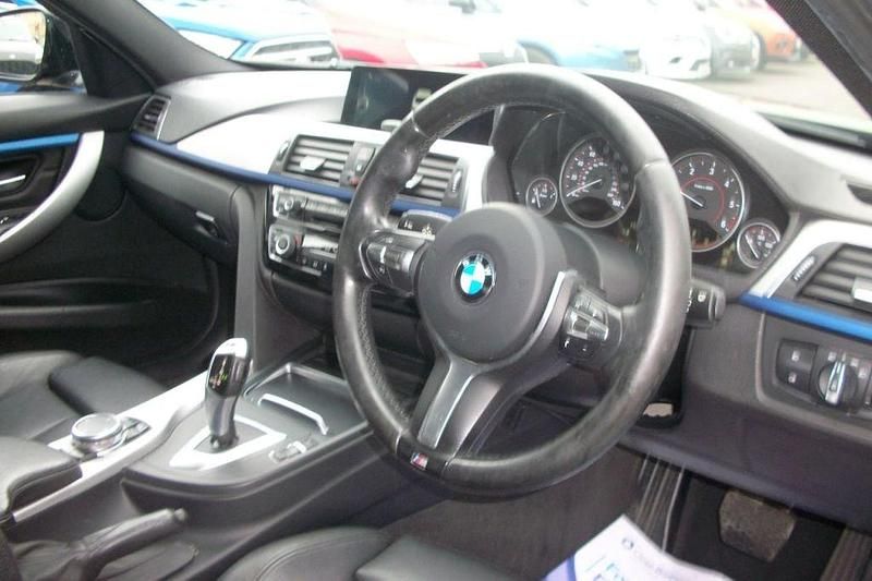 Image 3/4
