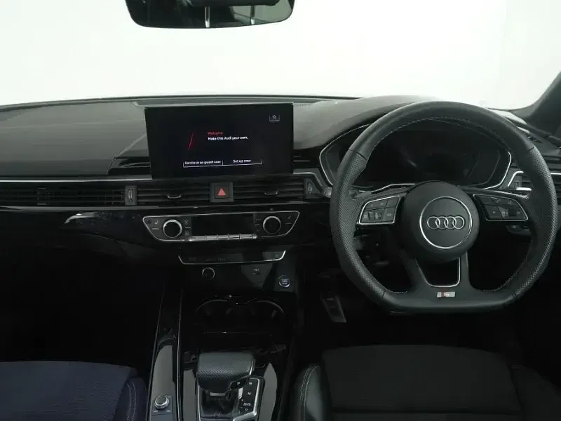Used Audi A4 Black Edition 204 HP (150 kW) 2024 Blue Estate