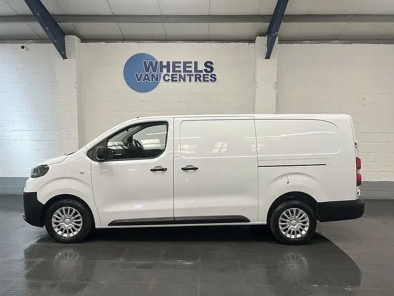 Used Toyota Proace 143 HP (105 kW) 2024 White MPV
