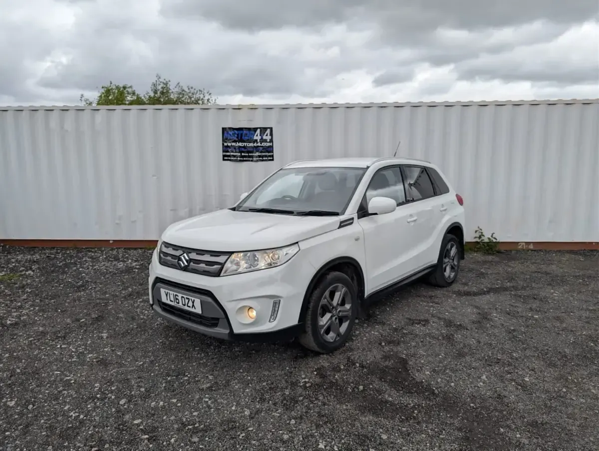 Usado Suzuki Vitara SZ-T 120 CV (88 kW) 2016 Blanco SUV