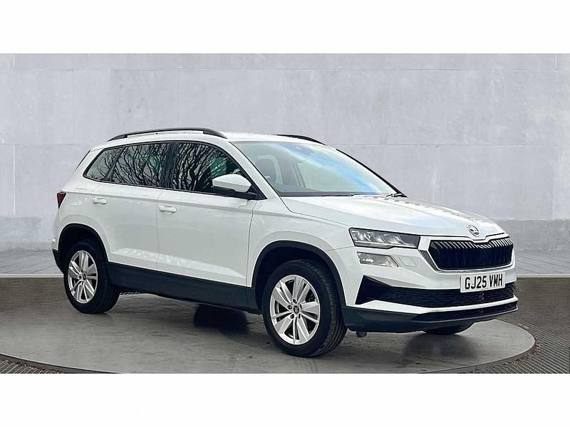 Moon white metallic Used 2025 Skoda Karoq SE SUV | £22,750 (Good price) - Image 1/4
