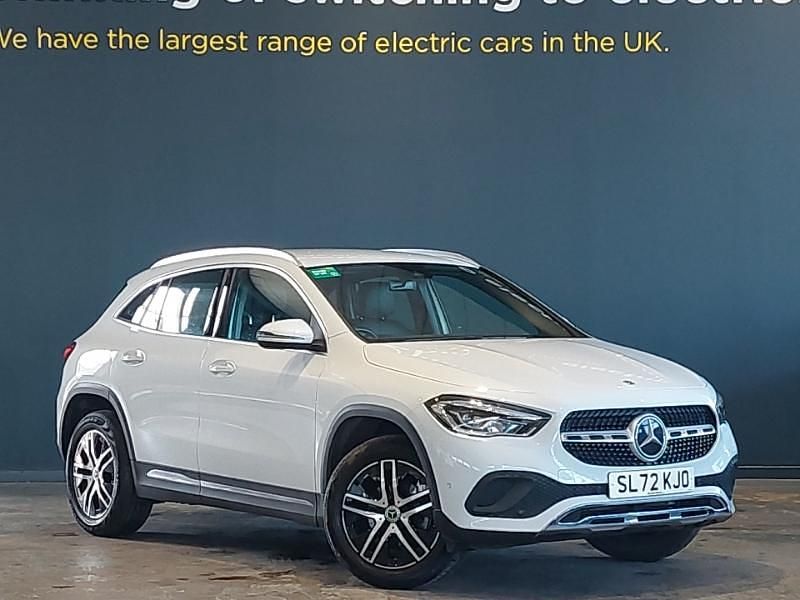 Used Mercedes GLA180 Executive 136 HP (100 kW) 2023 White SUV