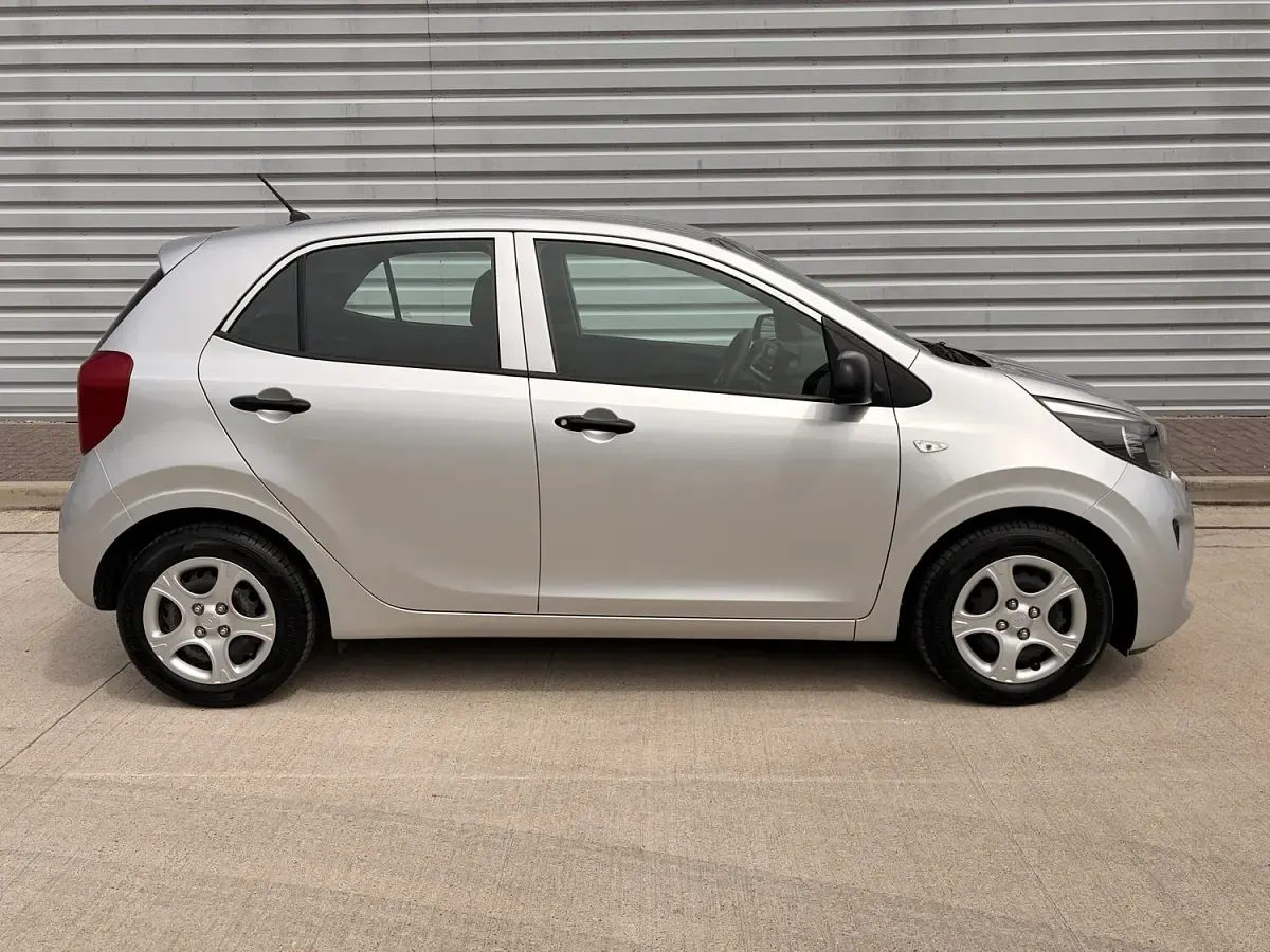 Used Kia Picanto 66 HP (48 kW) 2019 Silver Hatchback