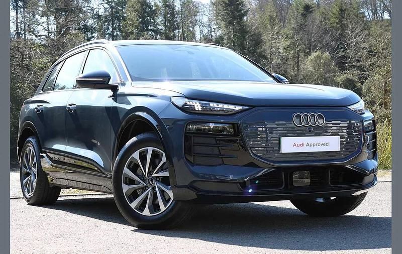 Blue Used 2025 Audi Q6 e-tron Sport SUV | £51,795 (Super price) - Image 1/4