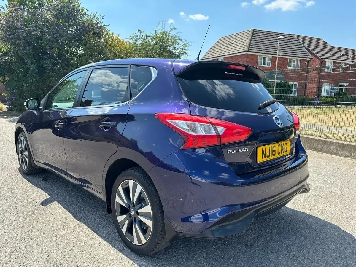 Used Nissan Pulsar Tekna 115 HP (84 kW) 2016 Blue Hatchback