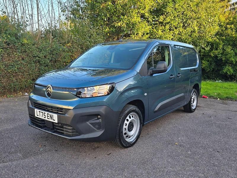 New Citroën Berlingo 101 HP (74 kW) 2025 Blue MPV