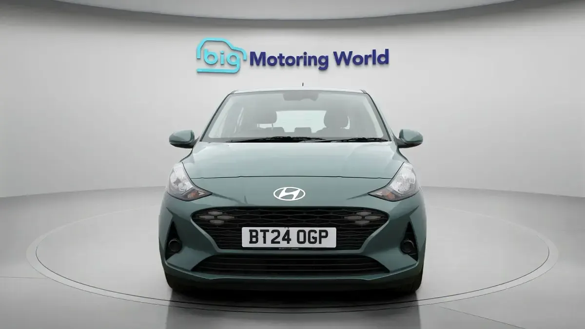 Used Hyundai i10 Advanced 67 HP (49 kW) 2024 Green Hatchback