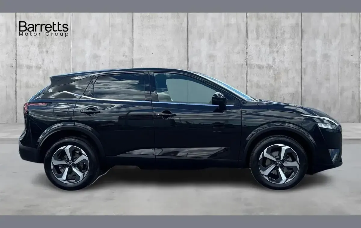 Used Nissan Qashqai N-Connecta 138 HP (101 kW) 2023 Black SUV