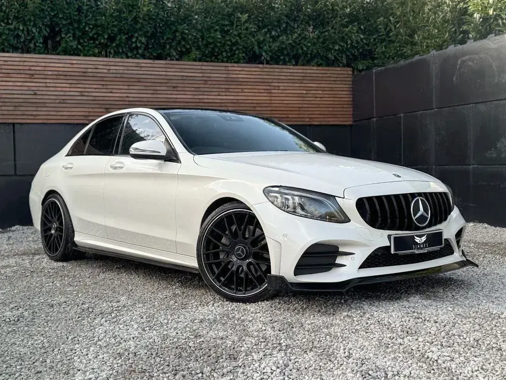 Used Mercedes C200 AMG line 2021 White Sedan