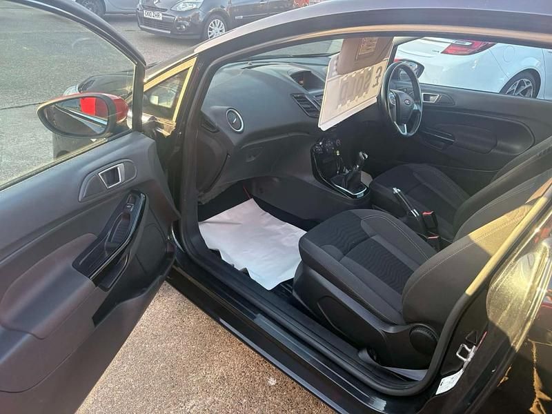 Used Ford Fiesta Zetec 82 HP (60 kW) 2013 Black Hatchback