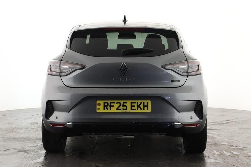 Used Renault Clio V Techno 143 HP (105 kW) 2025 Grey  Hatchback