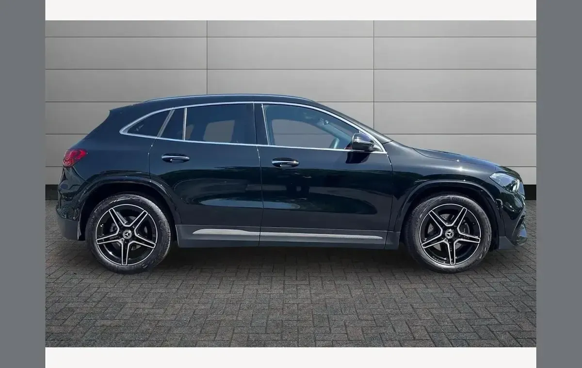Used Mercedes GLA200 Executive 161 HP (118 kW) 2025 Black SUV