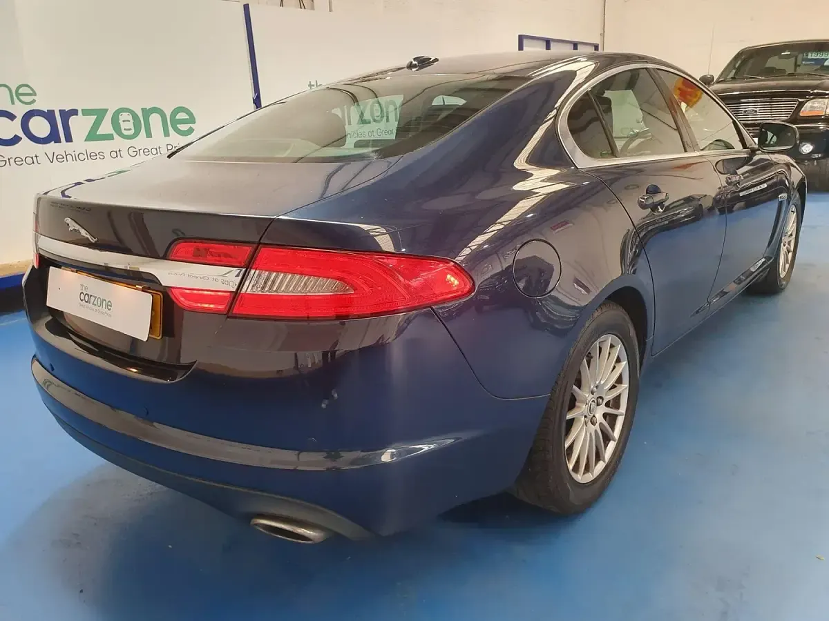 Used Jaguar XF SE 2012 Blue Sedan