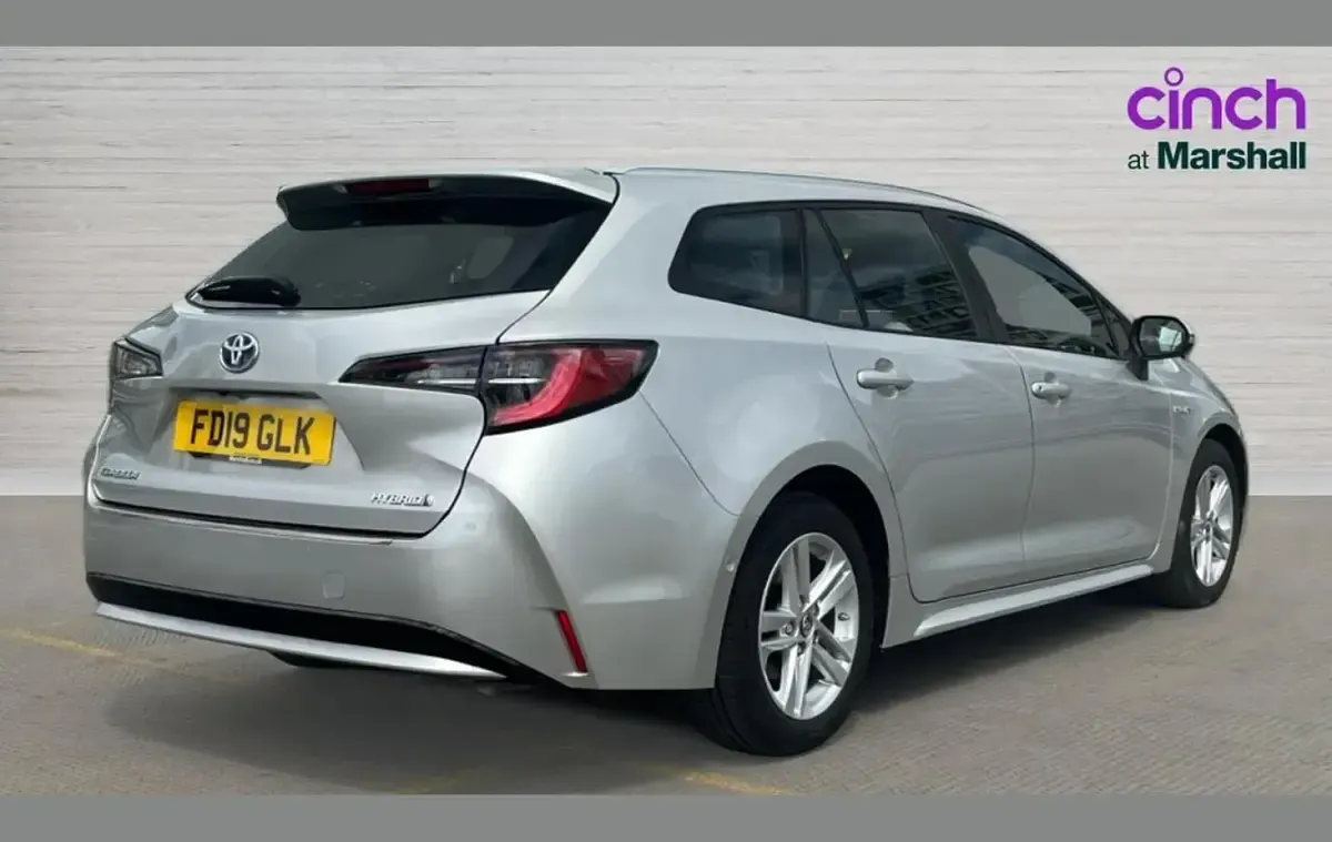 Used Toyota Corolla 122 HP (89 kW) 2019 Silver Estate