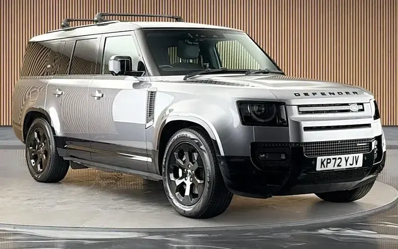 Used Land Rover Defender HSE Dynamic 300 HP (220 kW) 2024 SUV
