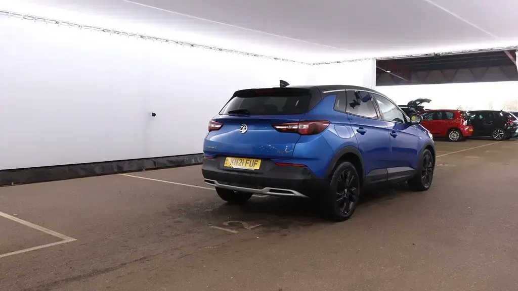 Used Vauxhall Grandland X SRi 130 HP (95 kW) 2021 Blue SUV
