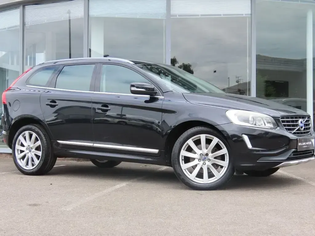 Used Volvo XC60 SE Lux 215 HP (158 kW) 2014 Black SUV