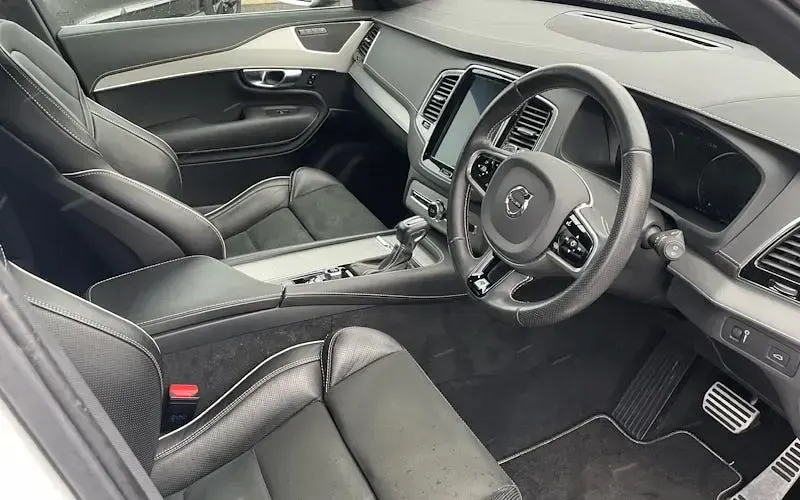 Used Volvo XC90 R-Design 250 HP (183 kW) 2019 White SUV