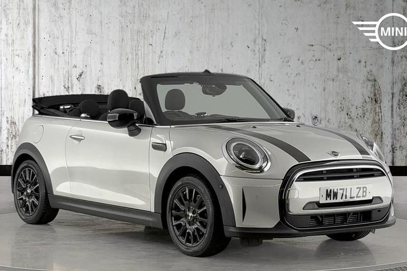 Silver Used 2021 Mini Cooper Classic Hatchback | £14,699 (Fair price) - Image 1/1