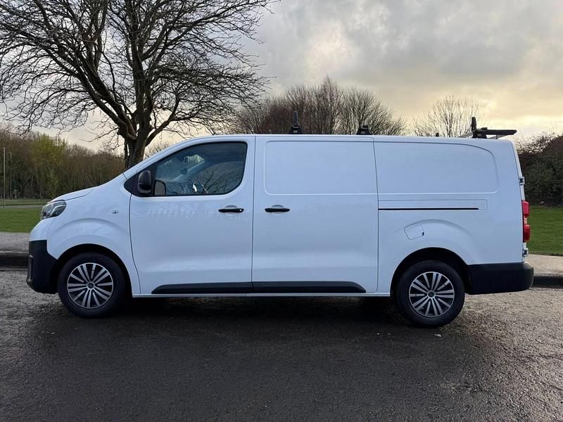 Used Toyota Proace 120 HP (88 kW) 2021 White MPV