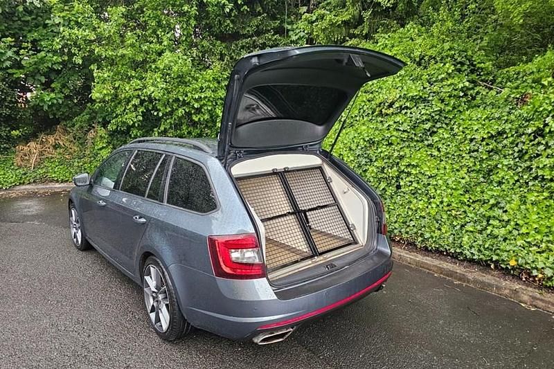 Used Skoda Octavia vRS 184 HP (135 kW) 2018 Grey Estate