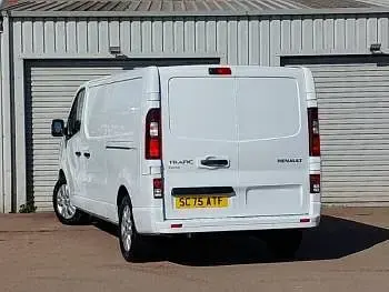 New Renault Trafic 2025 Solid  glacier white MPV