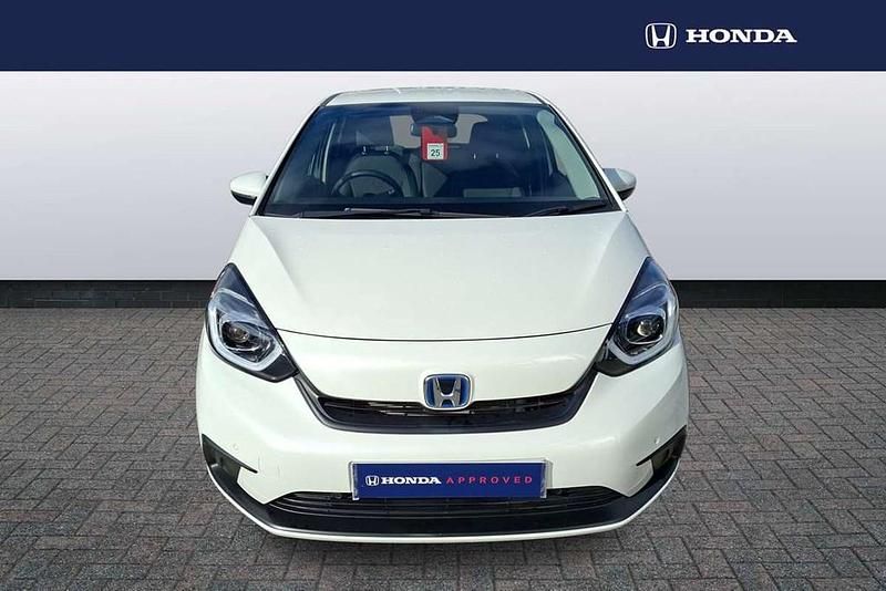 Used Honda Jazz Hybrid 109 HP (80 kW) 2023 White Hatchback