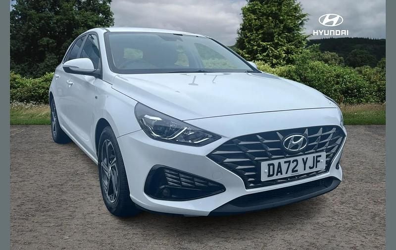 Used Hyundai i30 SE 117 HP (86 kW) 2023 White Hatchback