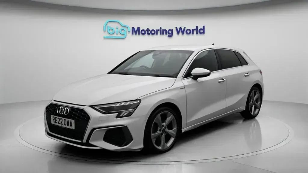 Used Audi A3 Sportback S-Line 150 HP (110 kW) 2022 White Hatchback
