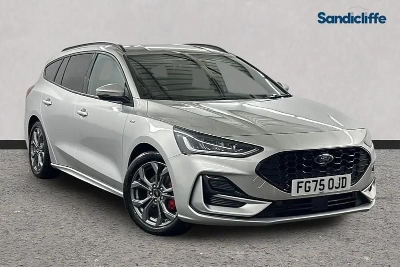 Moondust silver (premium colour) Used 2024 Ford Focus ST-Line Estate | £21,687 (Expensive) - Image 1/4