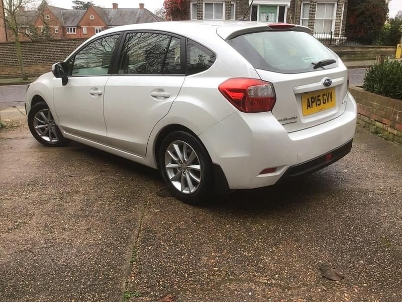 Begagnad Subaru Impreza 2015 Vit Halvkombi